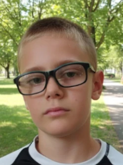 Снимка на момче, качена от родителя му